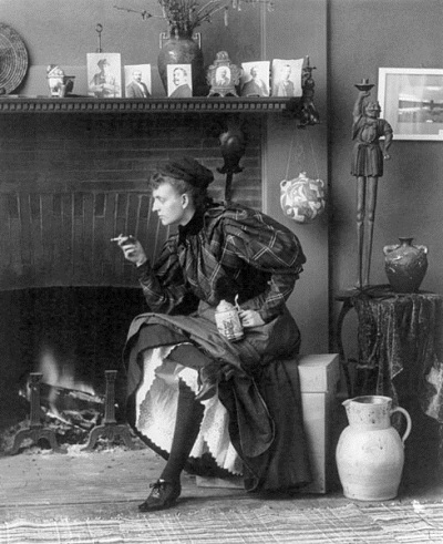 Frances Benjamin Johnston, Self-Portrait, 1896. Collection of the Library of Congress, Washington.