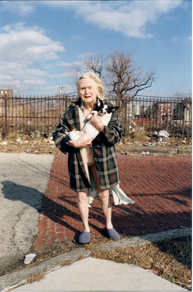 Zoe Strauss, Alzheimer's, Philadelphia, 2002.