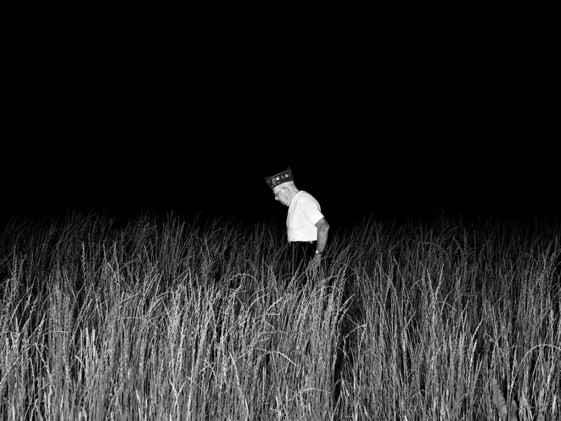 Alec Soth, Dover Burial Park, Dover, Ohio, 2012.
