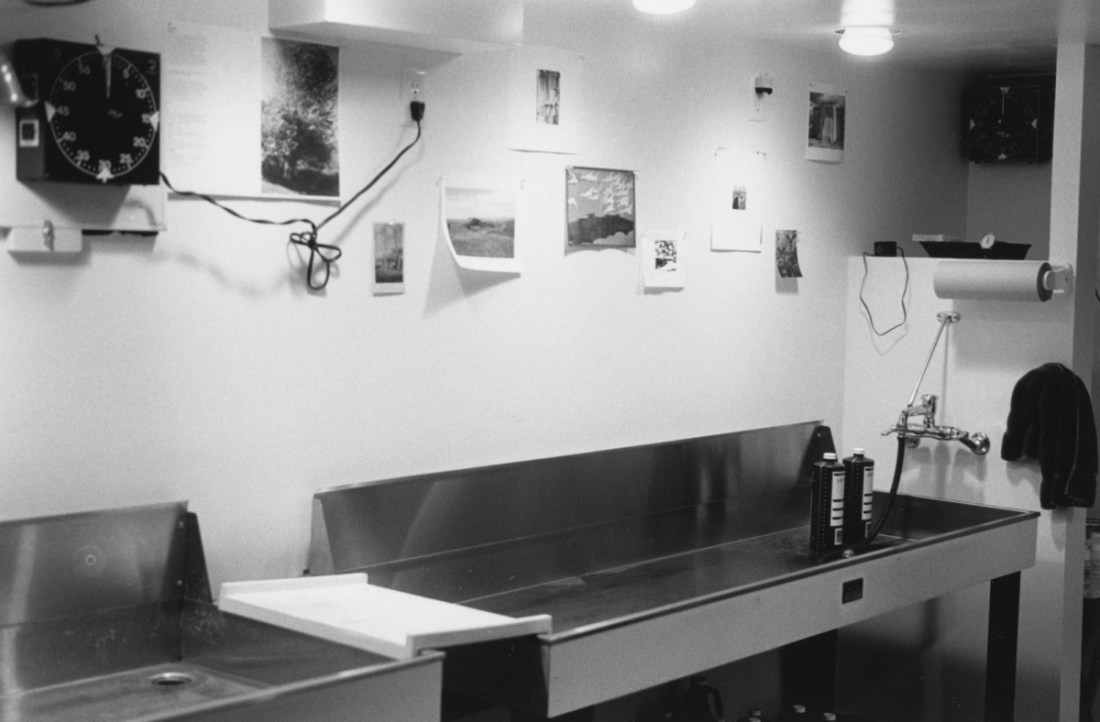 Robert Adams, Around the House, 2015. © Robert Adams, courtesy Fraenkel Gallery, San Francisco.