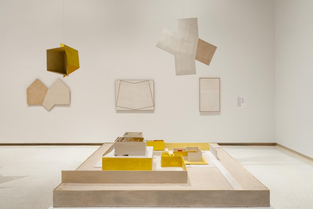 All works Hélio Oiticica. Foreground: Hunting Dogs Project, 1961. Wall top: P41 Bilateral, Teman, 1959. Rear wall below left: P21 White Painting, Tantrum, 1959. Rear wall right: White Painting, 1959.