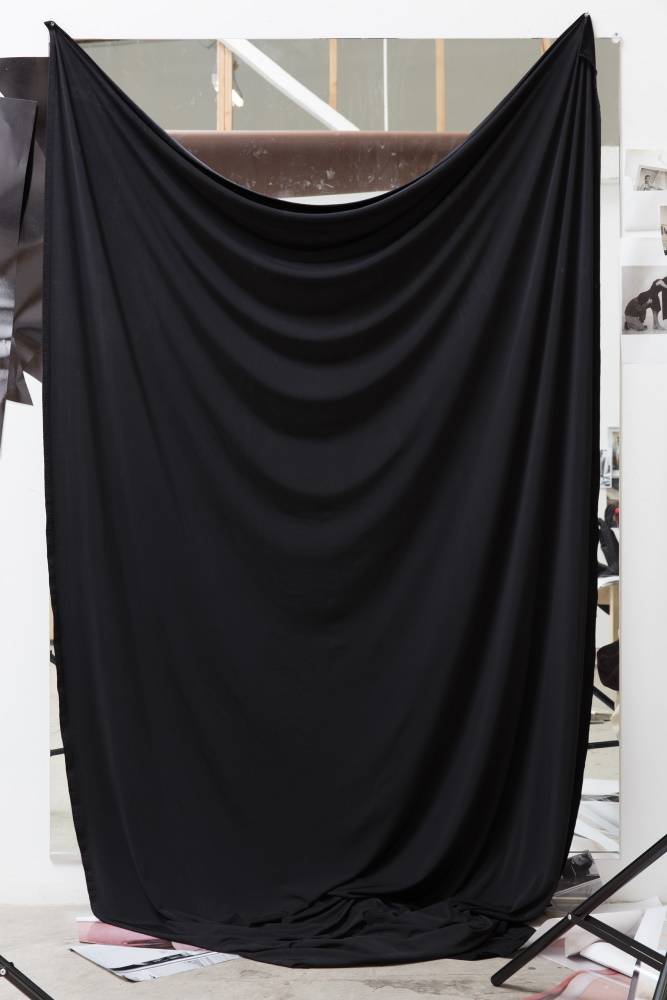 Image courtesy of the artist and DOCUMENT, Chicago, team (gallery, inc.), New York, and Susanne Vielmetter Projects Los Angeles.